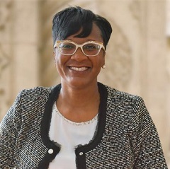 Photo of Dr. Artika Tyner